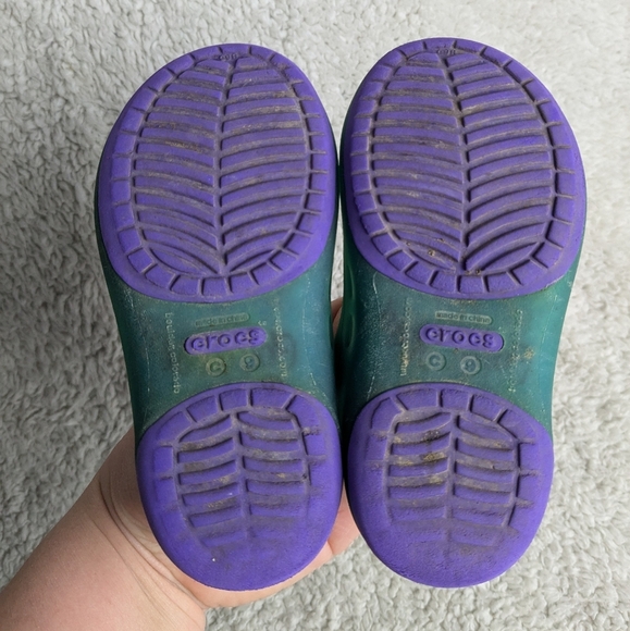 CROCS Girl Sandals Size 9 Green And Purple Super Cute And Original Waterproof - Picture 7 of 7